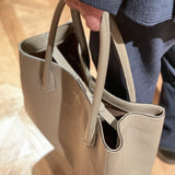 [Shrink leather]<br>tuti tote bag<br>color: taupe