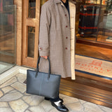 [French calf] <br>Royal M tote bag<br>Color: Navy x Turquoise stitch x Interior turquoise<br>[Scheduled to arrive in early August]