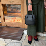 [Shrink leather]<br>postman mini shoulder<br>color: black