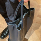 [シュリンクレザー]<br>トゥティトートバッグ<br>color：ネイビー