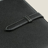 [フレンチカーフ] <br>16×19.2手帳カバー<br>color：ブラック<br>【ご予約受付中：お届け目安３ヶ月程】