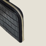 [Croc pattern leather] <br>Half L zip wallet<br>color: black