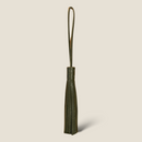 [Shrink leather]<br>Medali Ontassel Charm<br>Color: Dark green