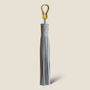 [Shrink leather]<br>Medali Ontassel Keychain<br>color: Silver gray