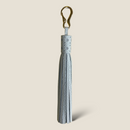 [Shrink leather]<br>Medali Ontassel Keychain<br>color: White