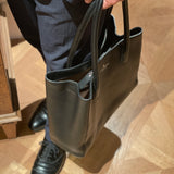 [Shrink leather]<br>tuti tote bag<br>color: black