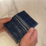 [Indigo dyed crocodile] <br>Thread gusset card case