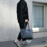 [フレンチカーフ] <br>ロワイヤルMトートバッグ<br>color：ネイビー×ターコイズステッチ×内装レッド<br>【８月下旬入荷予定】