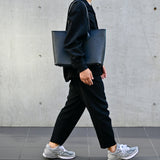 [フレンチカーフ] <br>ロワイヤルMトートバッグ<br>color：ネイビー×ターコイズステッチ×内装レッド<br>【８月下旬入荷予定】