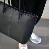 [フレンチカーフ] <br>ロワイヤルMトートバッグ<br>color：ネイビー×ターコイズステッチ×内装レッド<br>【８月下旬入荷予定】