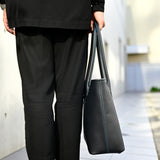 [フレンチカーフ] <br>ロワイヤルMトートバッグ<br>color：ネイビー×ターコイズステッチ×内装レッド<br>【８月下旬入荷予定】