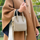 [Shrink leather]<br>Postman mini shoulder<br>color: Tope