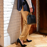 [Shrink leather]<br>postman mini shoulder<br>color: black