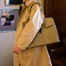 [Shrink leather]<br>Voyage L bag<br>color: Tope