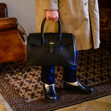[Shrink leather x croco pattern leather]<br>Voyage M bag<br>color: black<br>[Scheduled to arrive in early August]
