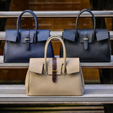 [Shrink leather x croco pattern leather]<br>Voyage M bag<br>color: navy