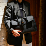 [Shrink leather x croco pattern leather]<br>Voyage M bag<br>color: black<br>[Scheduled to arrive in early August]