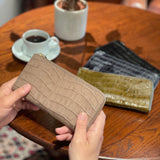 [Croc pattern] <br>L zip long wallet<br>color: black