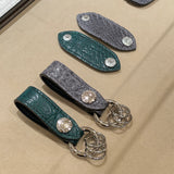 [Color Crocodile] <br>keychain <br>color: gray