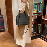 [Shrink leather] <br>round shoulders<br>color: black