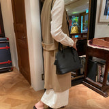 [Shrink leather] <br>round shoulders<br>color: black