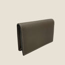 [フレンチカーフ] <br>通しマチカードケース<br>color：エタングレー
