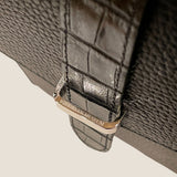 [Shrink leather x croco pattern leather]<br>voyage shoulder<br>color: black