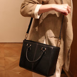[シュリンクレザー]<br>アテーナ ショルダーバッグ<br>color：ブラック