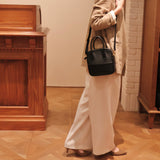 [Shrink leather]<br>postman mini shoulder<br>color: black