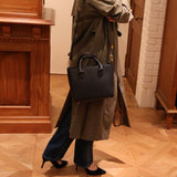 [シュリンクレザー]<br>アテーナ ショルダーバッグ<br>color：ネイビー