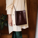 [Croc pattern]<br>Box sacoche L<br>color: dark brown