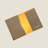[フレンチカーフ] <br>内盛りパスポートケース<br>color：トープ