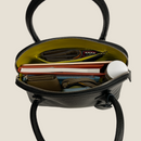 [Shrink leather] <br>Round shoulder<br>color: Black