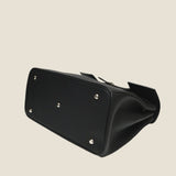[Taurillon Lagoon x Crocodile]<br>Voyage L bag<br>color: black<br>[Scheduled to arrive in early August]