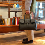 [Shrink leather]<br>Voyage M bag<br>color: black