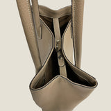 [Shrink leather]<br>tuti tote bag<br>color: taupe