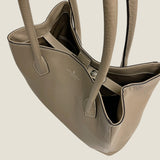 [Shrink leather]<br>tuti tote bag<br>color: taupe