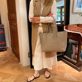 [Shrink leather]<br>tuti tote bag<br>color: taupe