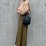 [Shrink leather]<br>postman mini shoulder<br>color: black