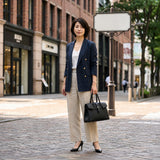 [Shrink leather]<br>Voyage M bag<br>color: black