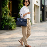 [Shrink leather x croco pattern leather]<br>Voyage M bag<br>color: navy