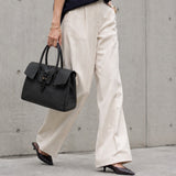 [Shrink leather]<br>Voyage M bag<br>color: black