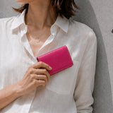 [French calf] <br>Thread gusset card case<br>color: magenta pink
