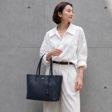 [シュリンクレザー]<br>トゥティトートバッグ<br>color：ネイビー