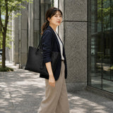 [Shrink leather]<br>tuti tote bag<br>color: black