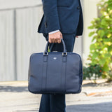 [Sustainable shrink leather] <br>briefcase<br>color: navy