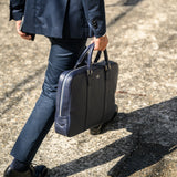 [Sustainable shrink leather] <br>briefcase<br>color: navy