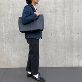 [フレンチカーフ] <br>ロワイヤルMトートバッグ<br>color：ネイビー×ターコイズステッチ×内装レッド<br>【８月下旬入荷予定】
