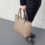 [French calf] <br>Royal M tote bag<br>color: taupe