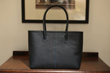 [フレンチカーフ] <br>ロワイヤルMトートバッグ<br>color：ネイビー×ターコイズステッチ×内装レッド<br>【８月下旬入荷予定】